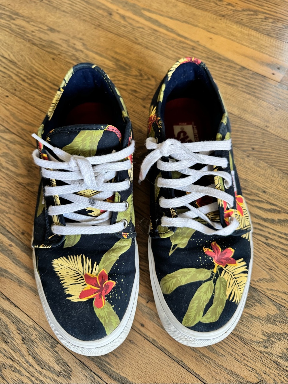 Vans Black Canvas Low-Top Sneakers with Red & Green Floral Print size men’s 11